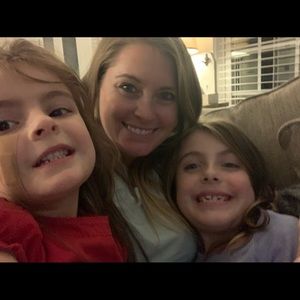 Meet your Posher, Elise